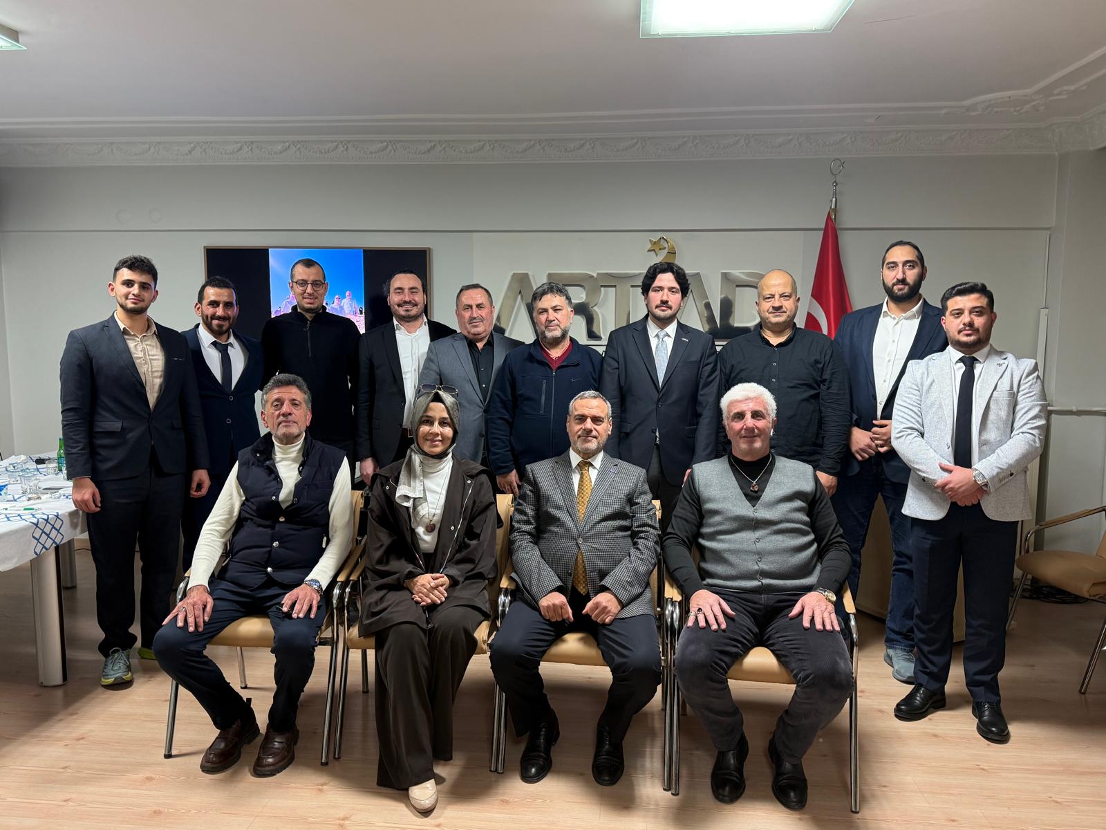 الاجتماع الشهري للأعضاء 